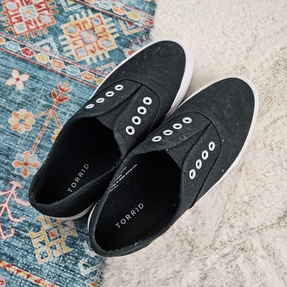 Torrid Black Canvas No Laces Slip On Sneaker WOmen US 8 - Picture 8 of 12